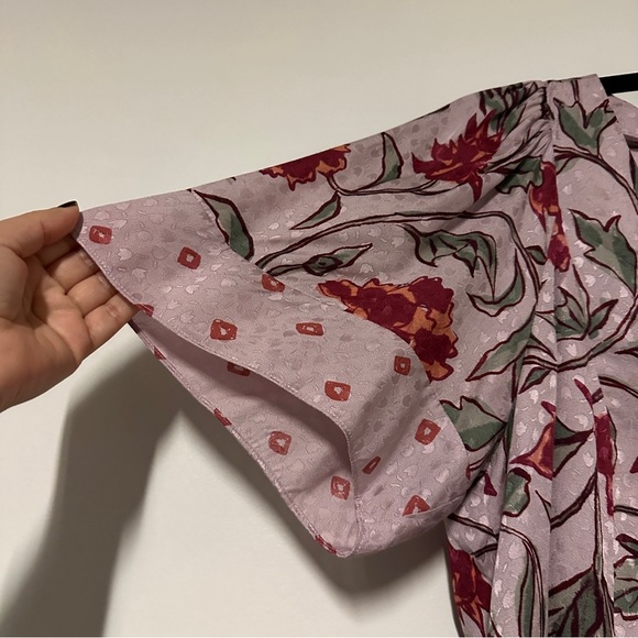 Rebecca Taylor Pink Floral Print Silk Blend V-neck Short Sleeves Blouse Size 4 - Picture 3 of 7